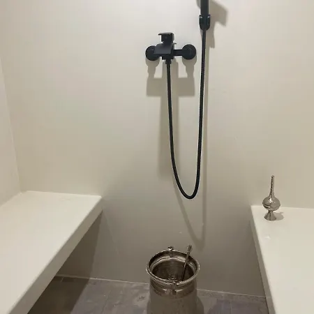 Semesterbostad Houdarling Chalet En Option Hammam Sauna Jacuzzi Privatif Nîmes