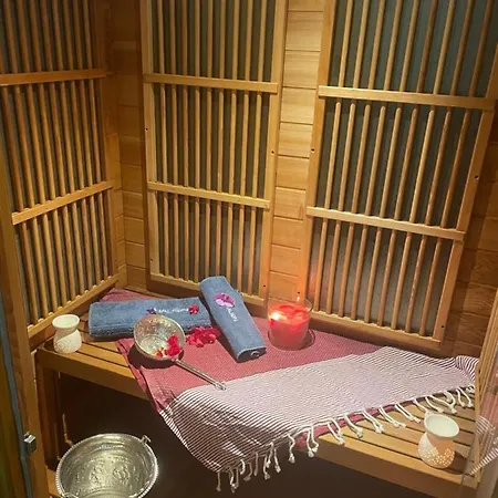 Houdarling Chalet En Option Hammam Sauna Jacuzzi Privatif Nîmes