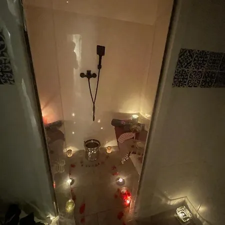Houdarling Chalet En Option Hammam Sauna Jacuzzi Privatif Semesterbostad Nîmes